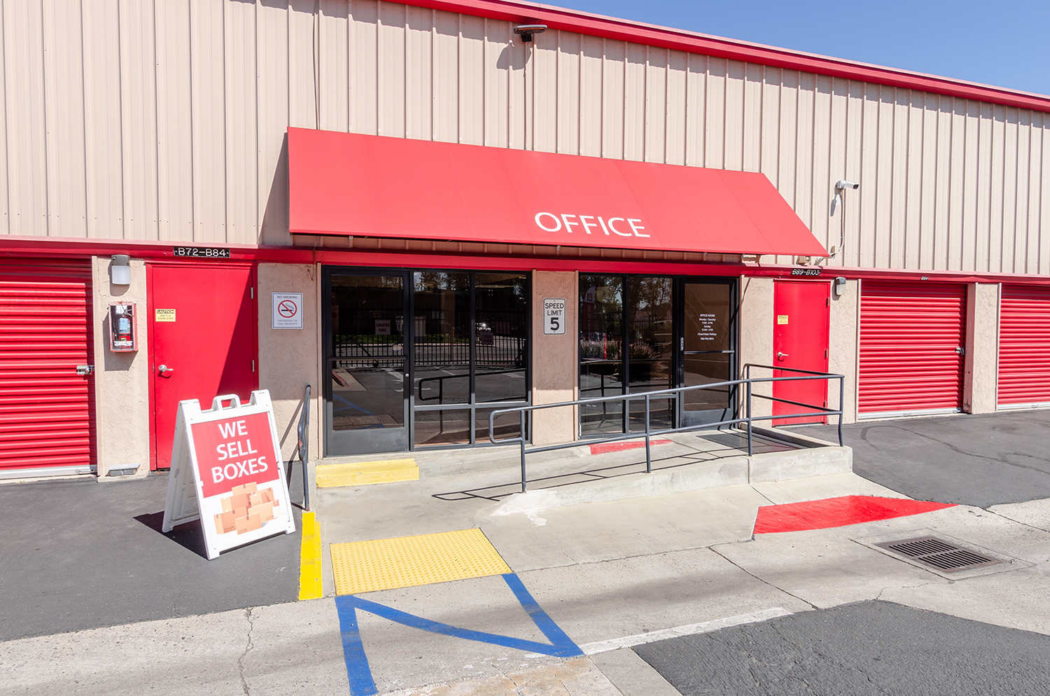 climate controlled self storage units
